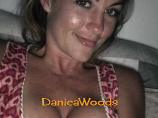 DanicaWoods Sortez Couvert
