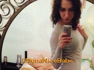 DaynaNiceBabe Sortez Couvert