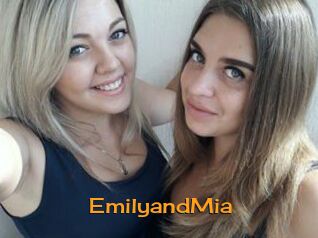 EmilyandMia Sortez Couvert