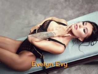 Evelyn_Evy