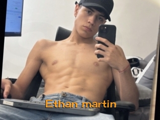 ethan_martin Sortez Couvert