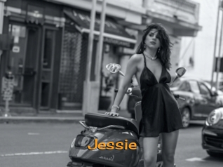 jessie Sortez Couvert