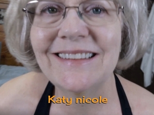 katy_nicole Sortez Couvert