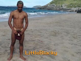 LittleBlacky Sortez Couvert
