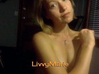 Livvy_Marie Sortez Couvert