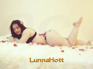 LunnaHott