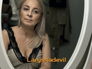 laryssadevil Sortez Couvert
