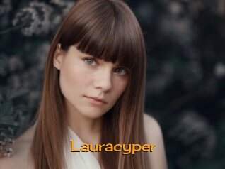 lauracyper Sortez Couvert