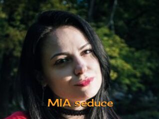 MIA_seduce