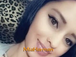 MiaHarman Sortez Couvert