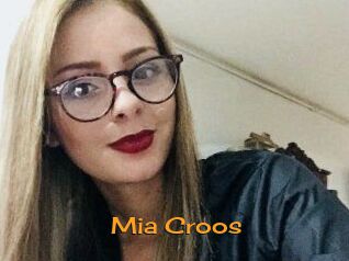Mia_Croos