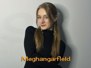 meghangarfield Sortez Couvert