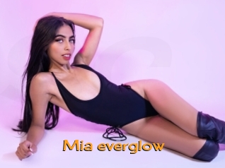 Mia_everglow