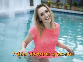 miss_victoria_gracen Sortez Couvert
