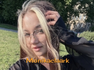 monikaclaark Sortez Couvert