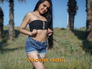 Moon_danii