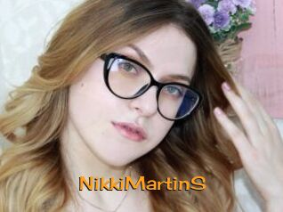 NikkiMartinS Sortez Couvert