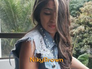 NikyBrown Sortez Couvert