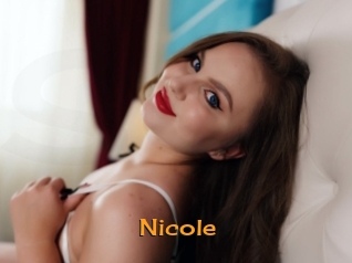 nicole Sortez Couvert