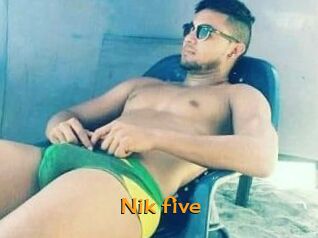 nik_five Sortez Couvert