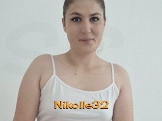 Nikolle32