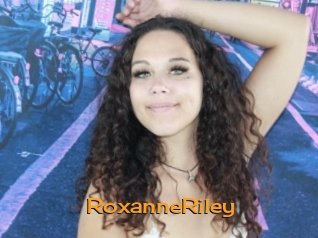 RoxanneRiley Sortez Couvert