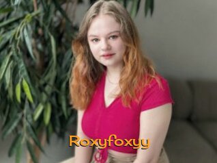Roxyfoxyy