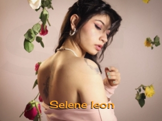 Selene_leon