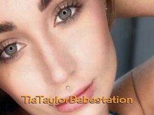 TiaTaylorBabestation