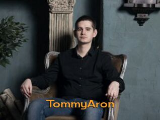 TommyAron Sortez Couvert