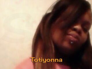 Totiyonna Sortez Couvert