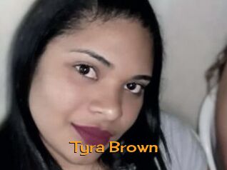 Tyra_Brown Sortez Couvert