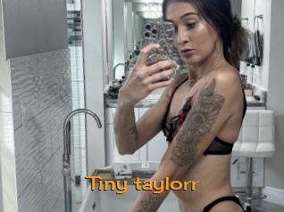 tiny_taylorr Sortez Couvert