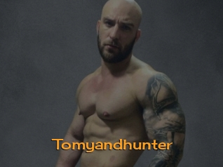 tomyandhunter Sortez Couvert